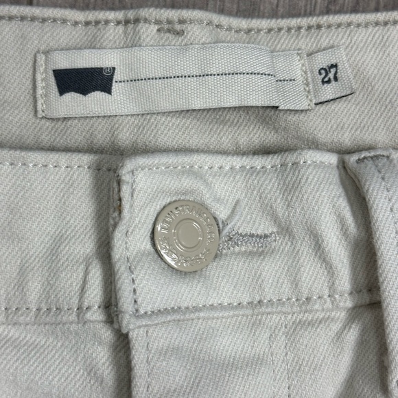 Women’s Levi’s 27 4 Small Denim Shorts Jeans Cream Rolled Hem Stretch 5 Pocket - Picture 7 of 10